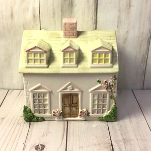 Vtg Tastesetter by Sigma Medium Cottage House Village Canister